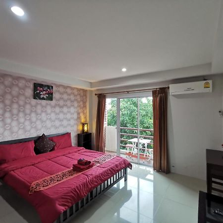 Tontalay Hotel Bangsaen Exterior foto
