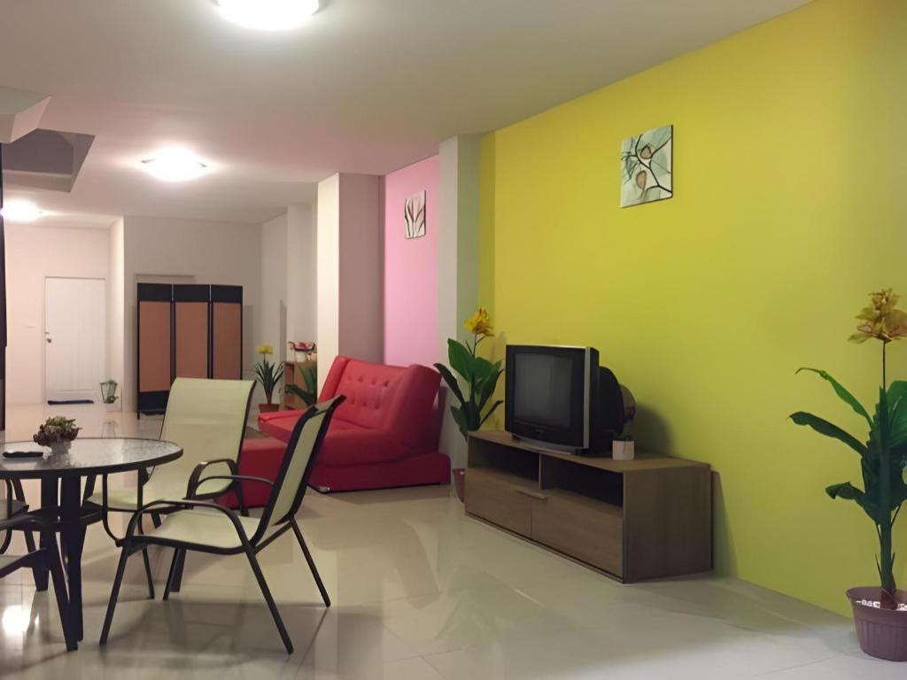 Tontalay Hotel Bangsaen Exterior foto